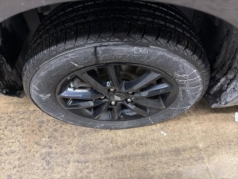 Used 2020 Dodge Journey SE w/ SE Popular Equipment Group image 9