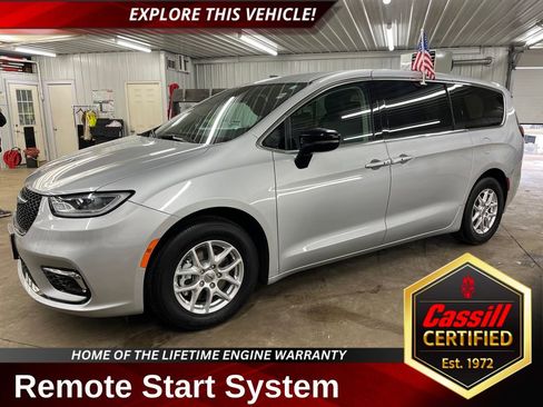 Used 2024 Chrysler Pacifica Touring-L image 1