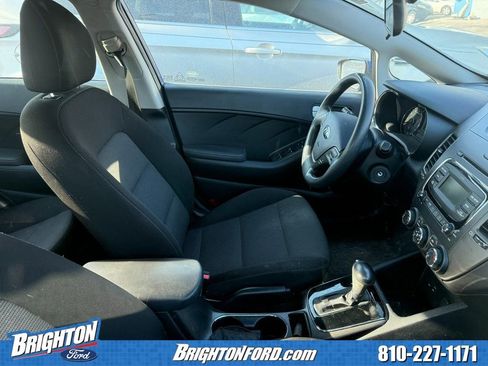 Used 2017 Kia Forte LX image 7