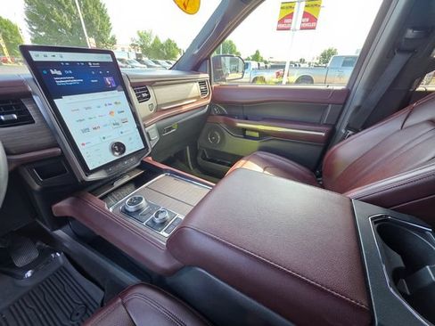 Used 2024 Ford Expedition Limited AWD/4WD image 24