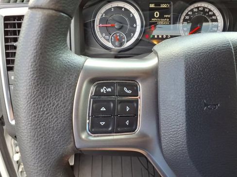 Used 2022 RAM 1500 Classic SLT AWD/4WD image 9