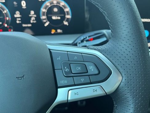 New 2026 Volkswagen Tiguan SE R-Line FWD image 10