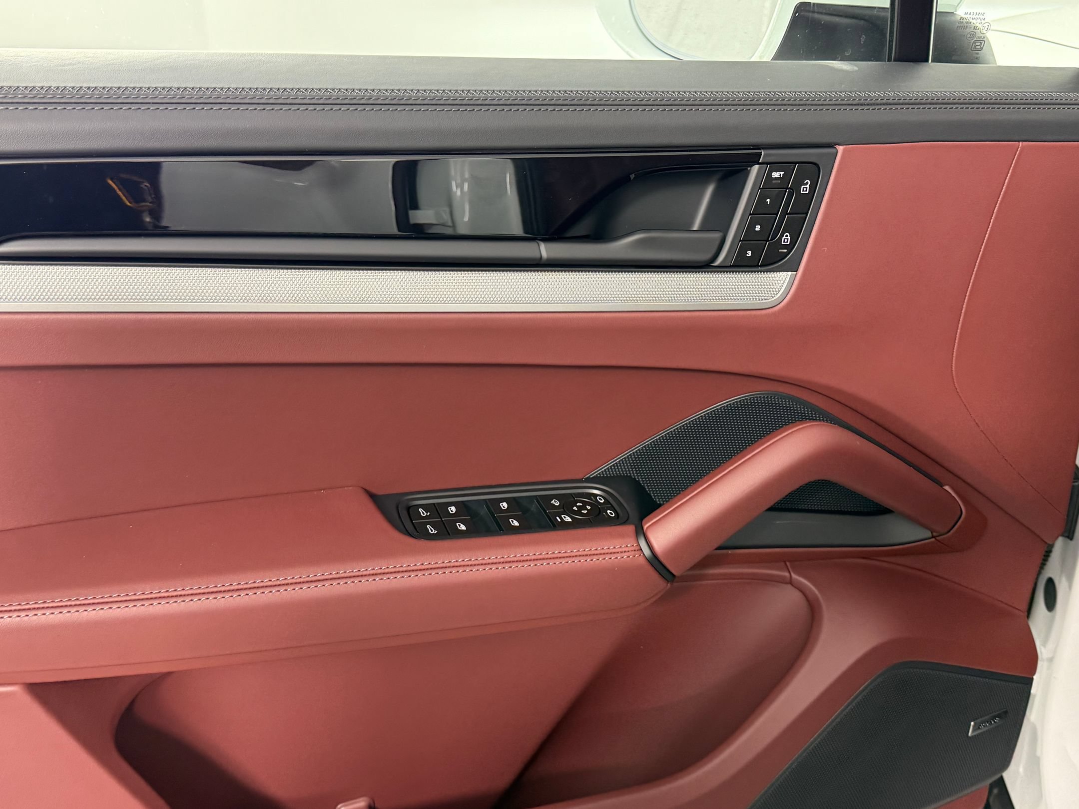 Certified 2026 Porsche Cayenne S AWD/4WD image 15