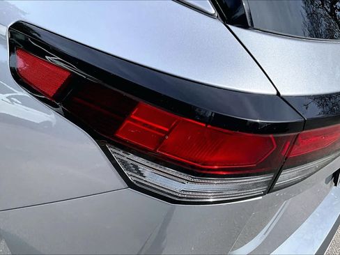New 2026 Volkswagen Tiguan SE FWD image 14