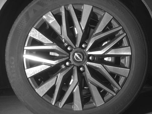 Used 2025 Nissan Altima 2.5 SV FWD image 13