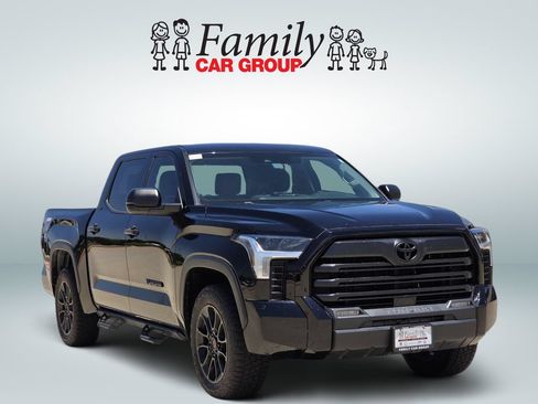 Used 2022 Toyota Tundra SR5 RWD image 2