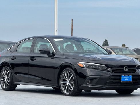Used 2022 Honda Civic Touring image 6