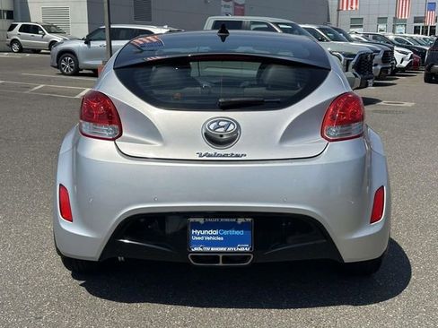 Used 2016 Hyundai Veloster w/ Option Group 03 FWD image 7