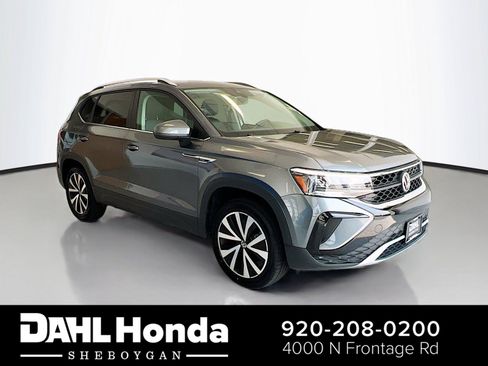 Used 2022 Volkswagen Taos SE AWD/4WD image 1