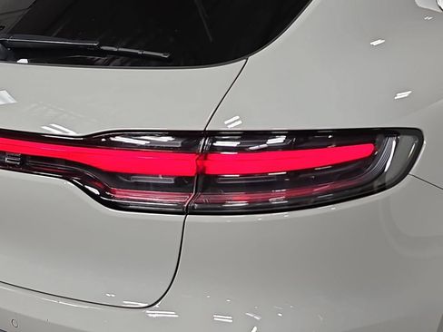Certified 2023 Porsche Macan S AWD/4WD image 30