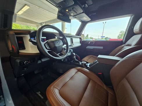 New 2024 Ford Bronco Heritage Edition AWD/4WD image 9