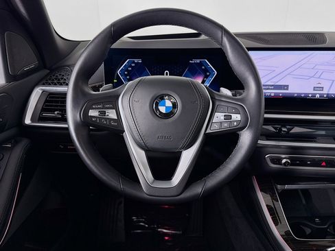 Used 2025 BMW X5 xDrive40i w/ Climate Comfort Package image 4