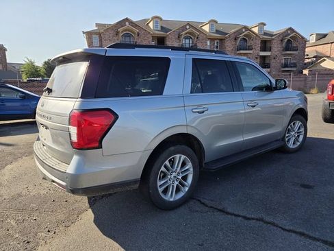 Used 2024 Ford Expedition XLT RWD image 5