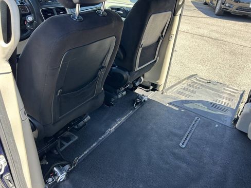 Used 2014 Dodge Grand Caravan SE w/ Quick Order Package 29E SE FWD image 24