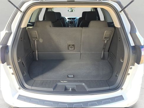 Used 2016 Chevrolet Traverse LT image 7