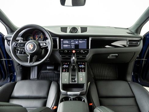 New 2026 Porsche Macan Base image 19