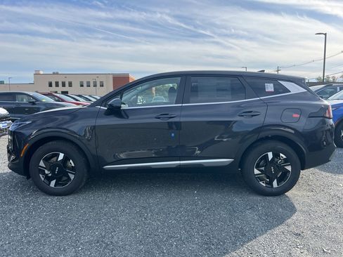 New 2026 Kia Sportage LX image 2