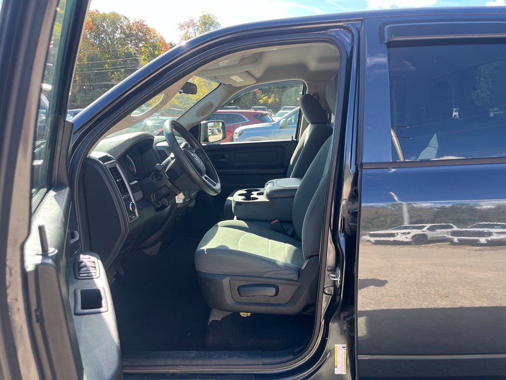 Used 2018 RAM 1500 ST w/ SXT Appearance Group AWD/4WD image 19