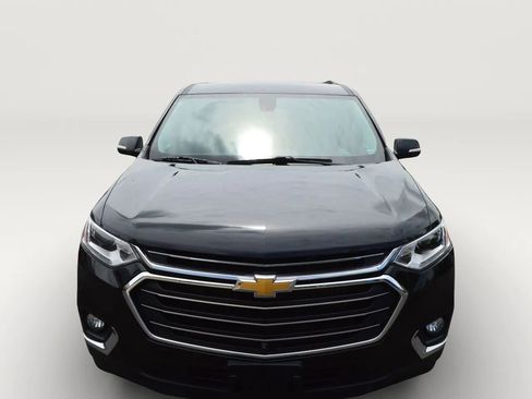 Used 2020 Chevrolet Traverse LT w/ LT Premium Package AWD/4WD image 2