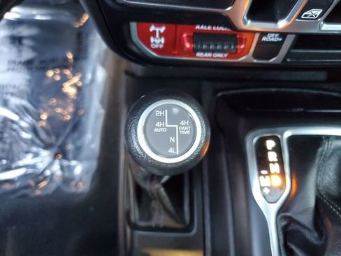 Used 2024 Jeep Wrangler Unlimited AWD/4WD image 25