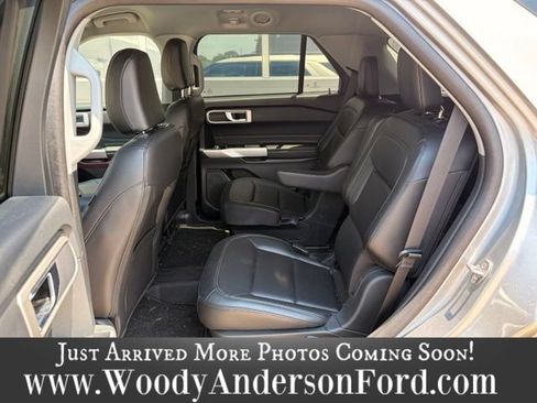 Used 2024 Ford Explorer XLT w/ Equipment Group 202A AWD/4WD image 9