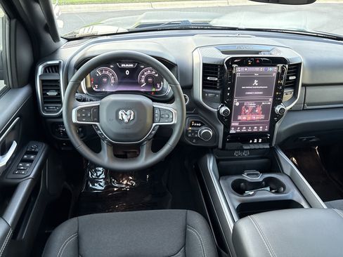Used 2025 RAM 1500 Big Horn AWD/4WD image 19