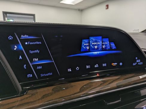 Used 2023 Cadillac Escalade Sport Platinum w/ LPO, ONYX Package AWD/4WD image 12