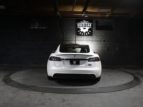 Used 2022 Tesla Model S Plaid image 8