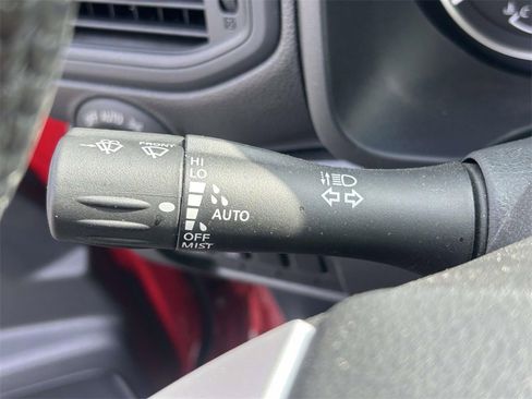 Used 2024 Nissan Titan SV w/ SV Convenience Package image 27