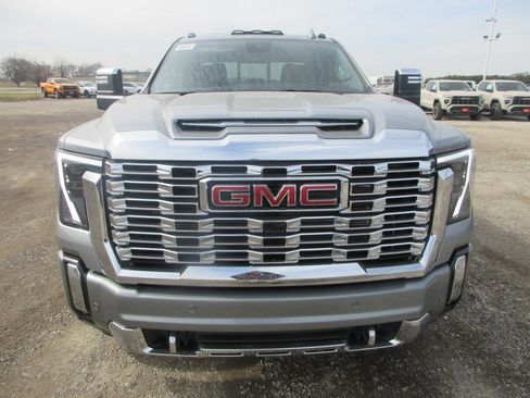 New 2026 GMC Sierra 2500 Denali image 12