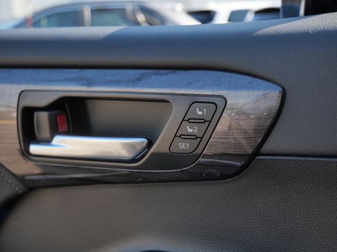 Used 2021 Toyota Highlander Platinum AWD/4WD image 34