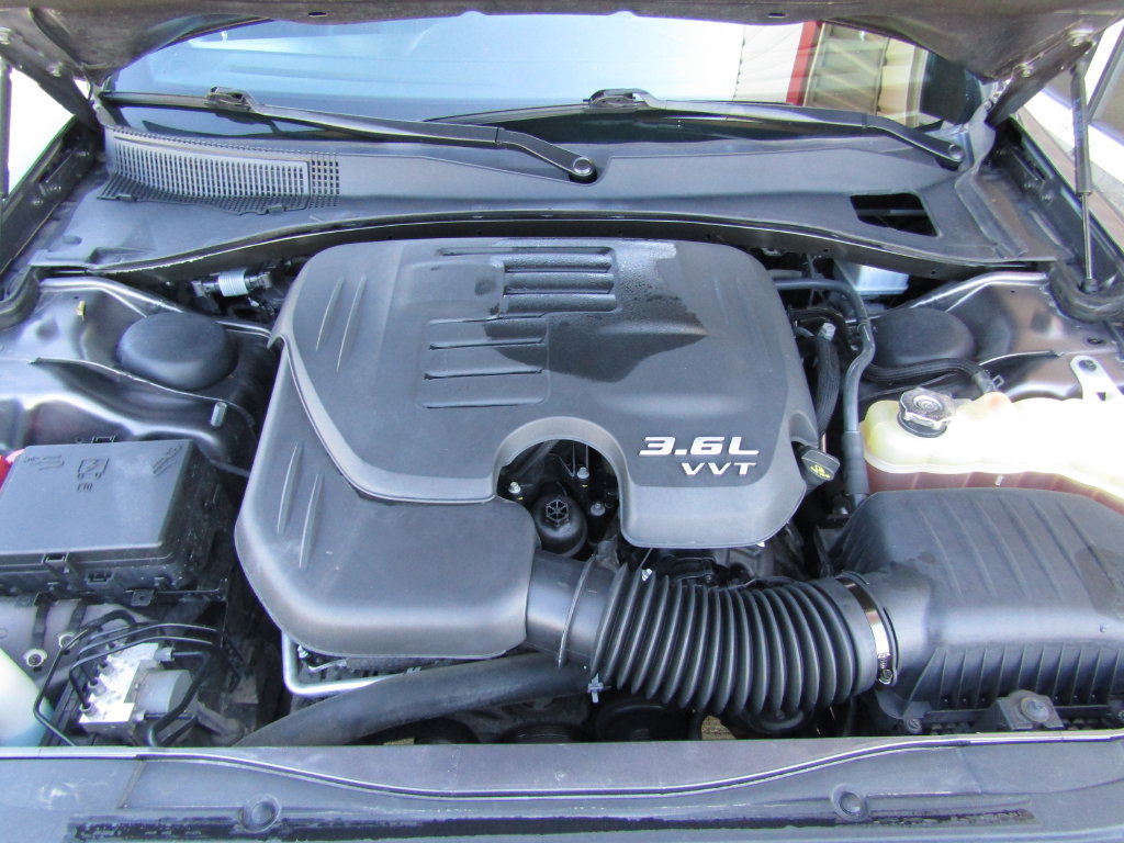 Used 2019 Chrysler 300 S AWD/4WD image 27