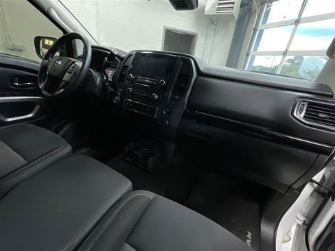 Used 2022 Nissan Titan SV RWD image 28