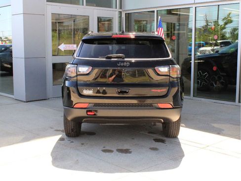 Used 2022 Jeep Compass Trailhawk w/ Trailhawk Elite Group AWD/4WD image 7