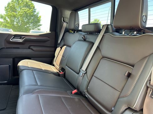 Used 2024 GMC Sierra 1500 Denali AWD/4WD image 34