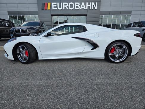 Used 2024 Chevrolet Corvette Stingray Premium Conv w/ 3LT RWD image 2