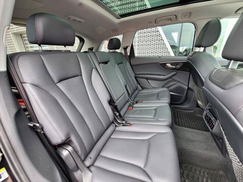 Used 2023 Audi Q7 3.0T Premium Plus w/ Premium Plus Package AWD/4WD image 23