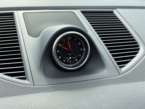 Used 2021 Porsche Macan image 28