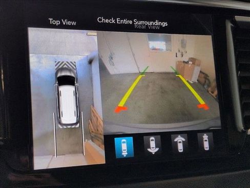 Used 2020 Chrysler Pacifica Touring-L w/ Advanced Safetytec Group image 14