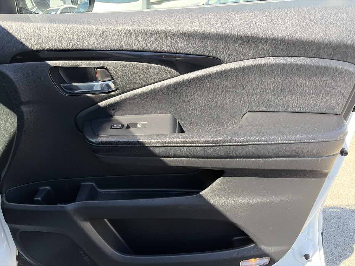 Used 2018 Honda Pilot Touring image 31