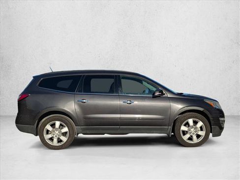 Used 2016 Chevrolet Traverse LT w/ Style and Technology Package image 4