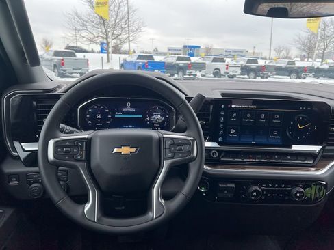 Used 2026 Chevrolet Silverado 1500 LT image 24
