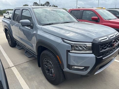 Certified 2025 Nissan Frontier Pro-X w/ Pro Convenience Package image 2