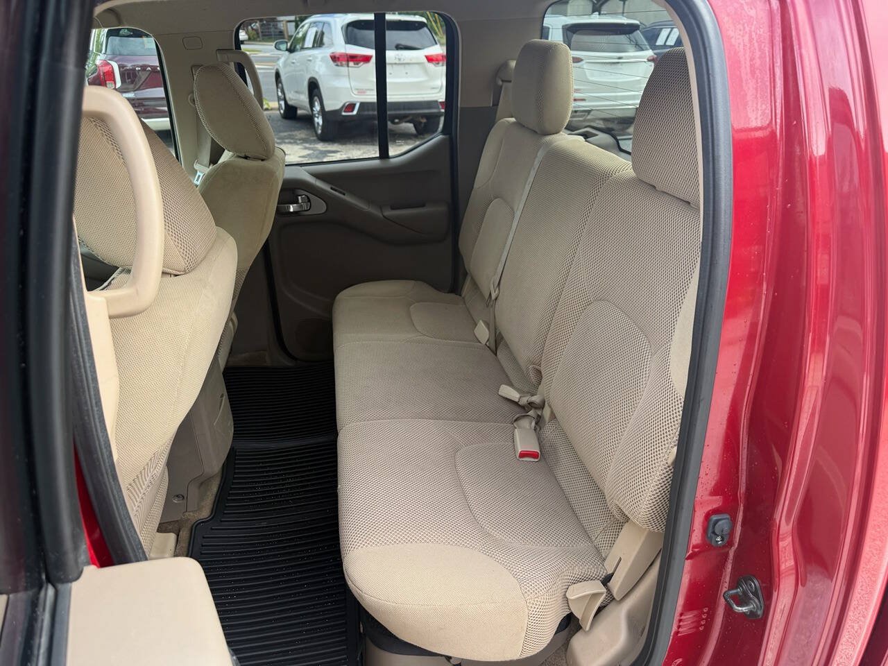 Used 2011 Nissan Frontier SV w/ SV Premium Utility Pkg RWD image 15