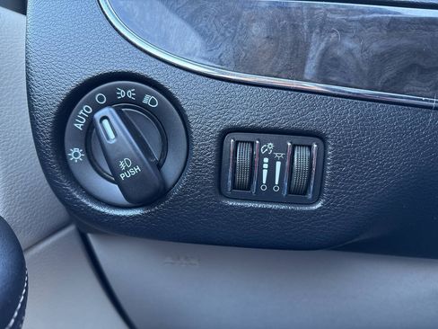 Used 2013 Chrysler Town & Country Touring-L w/ Entertainment Group #2 FWD image 13