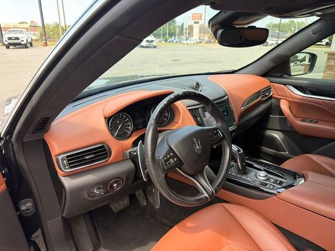 Used 2022 Maserati Levante GT AWD/4WD image 3