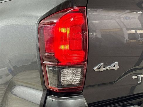 Used 2019 Toyota Tacoma SR image 22