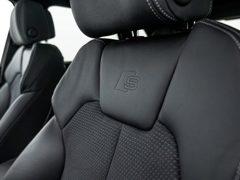 Certified 2025 Audi Q5 e Premium Plus AWD/4WD image 13
