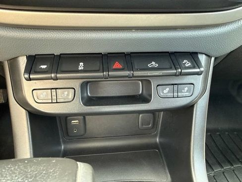 Used 2016 Chevrolet Colorado Z71 AWD/4WD image 19
