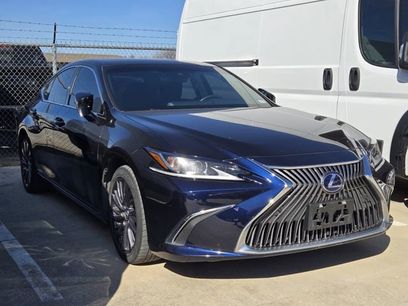 Used 2020 Lexus ES 300h w/ Premium Package